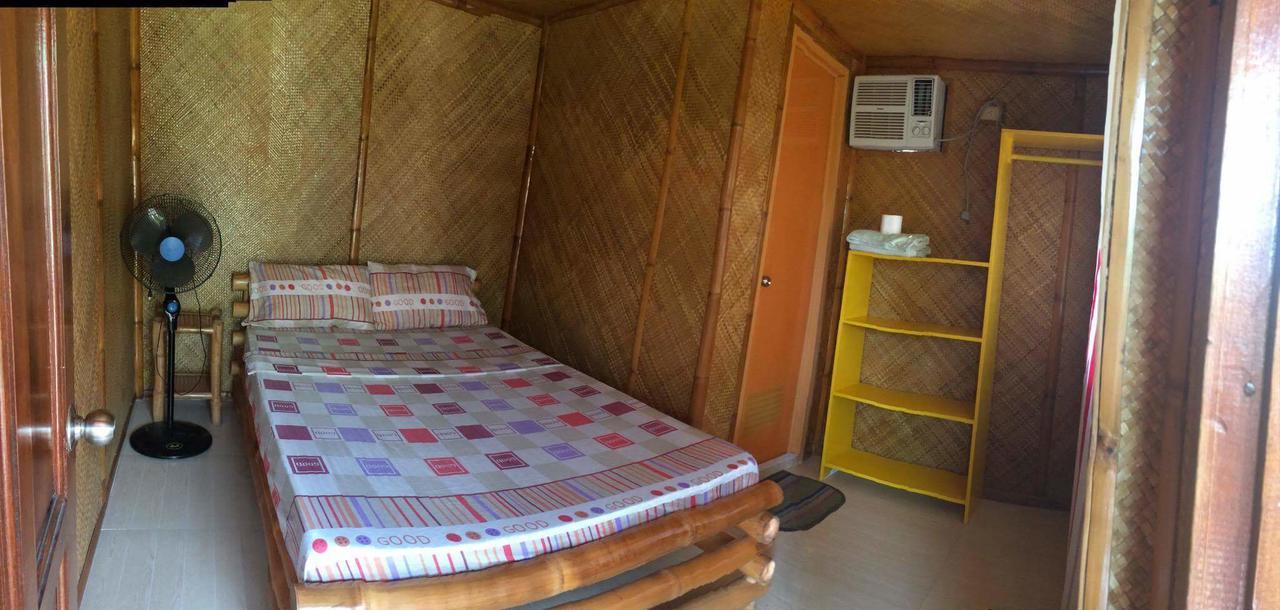 Guanna'S Place Room And Resto Bar Малапаскуа Айлънд Екстериор снимка