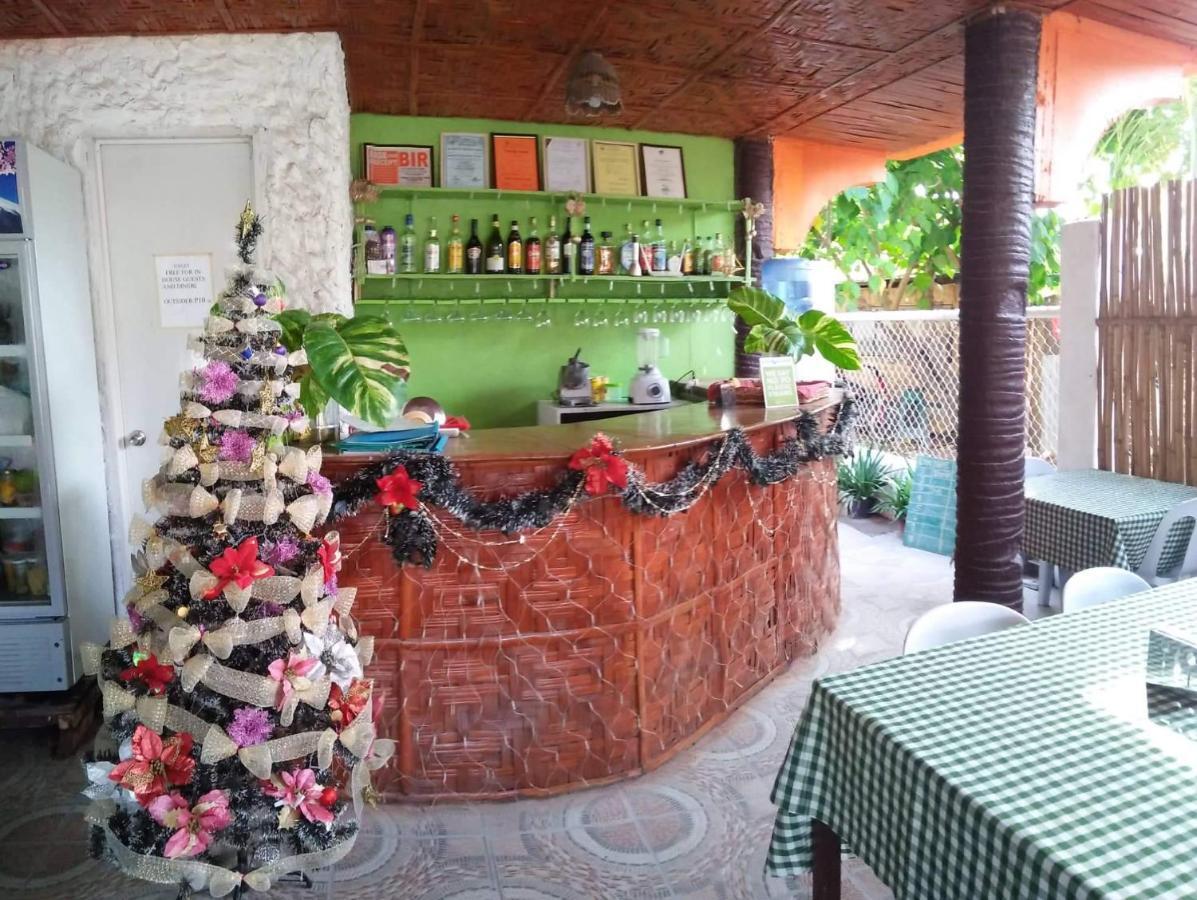 Guanna'S Place Room And Resto Bar Малапаскуа Айлънд Екстериор снимка